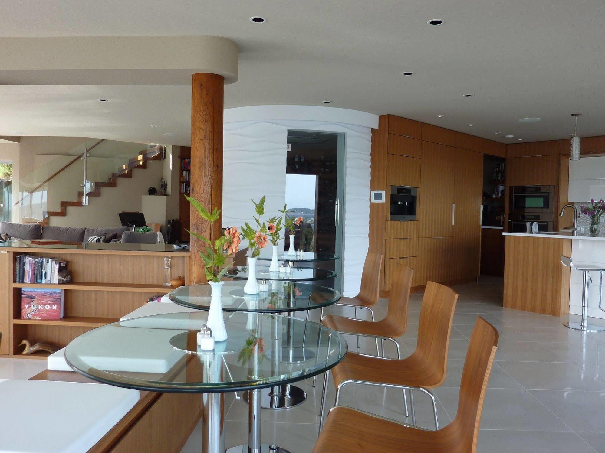 Pointhouse Suites On Sargeant Bay Halfmoon Bay Eksteriør billede